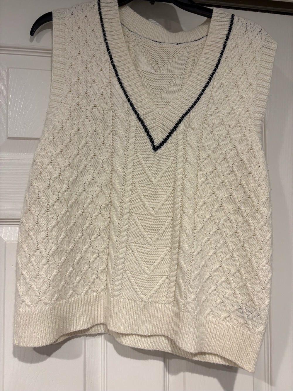 SHEIN Cream Cable Knit V-Neck Sweater Vest with Black Trim